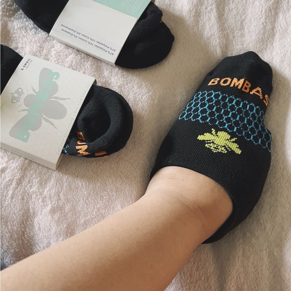 💗Bundle Set of 4 -XS socks foot bombas  kids size 7-8 young adult teen size S/M